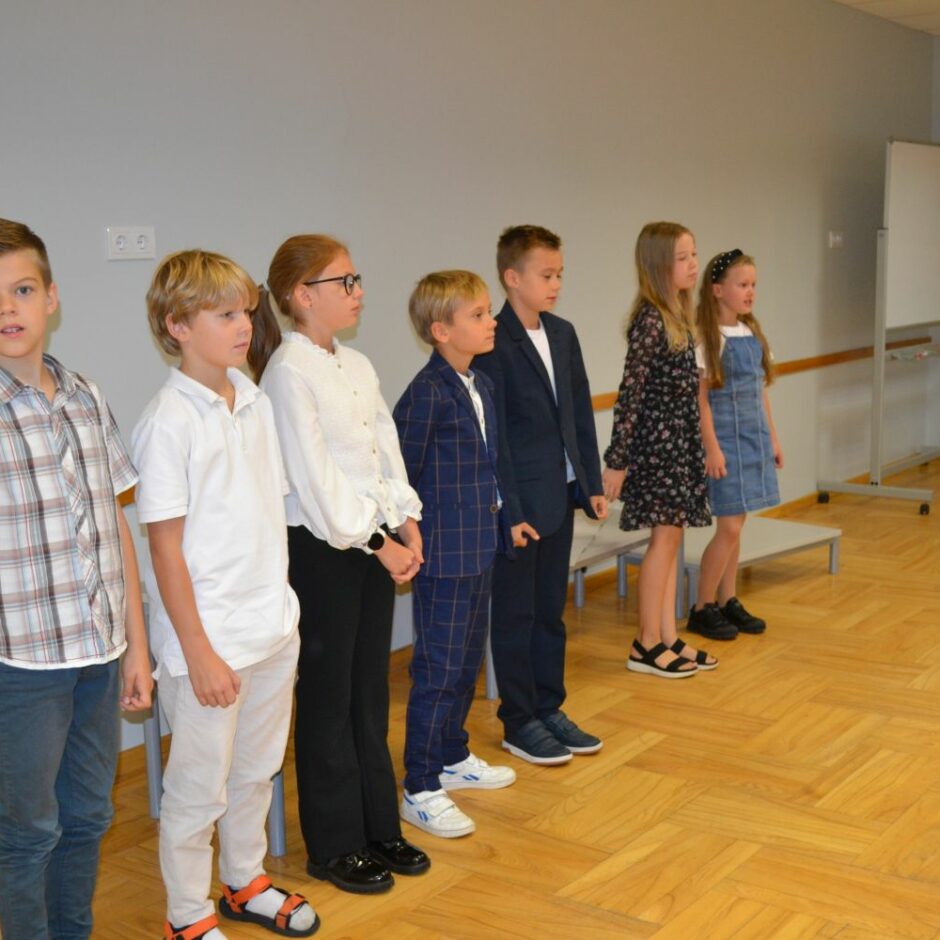 Mazās zāles atklāšanas svētki - 3.klašu skolēni skaita dzejoļus