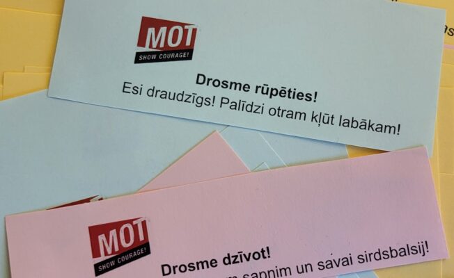 Lapiņas ar MOT devīzēm