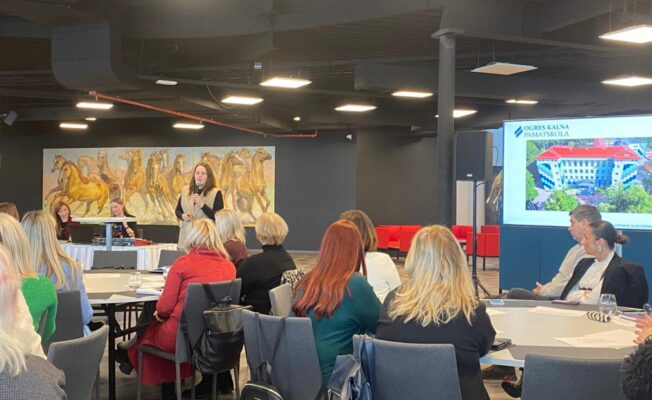 Zane Mundure dalās pieredzē KiVa forumā