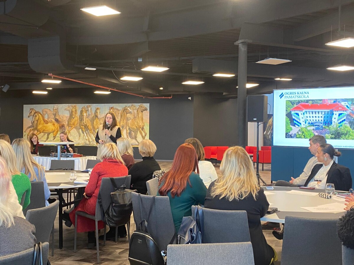 Zane Mundure dalās pieredzē KiVa forumā