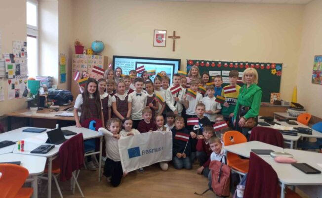 Erasmus+ mobilitātes brauciena latviešu un lietuviešu skolēniu kopbilde