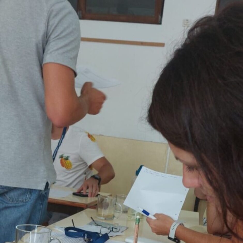 ERASMUS+ kursu dalībniece nodarbībā Portugālē