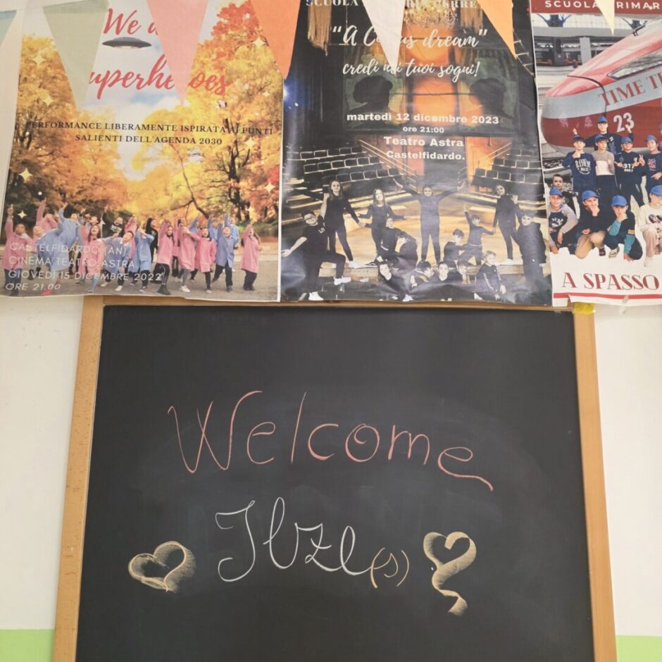 Tāfele uz kuras uzrakstīts laipni lūdzam Ilzes